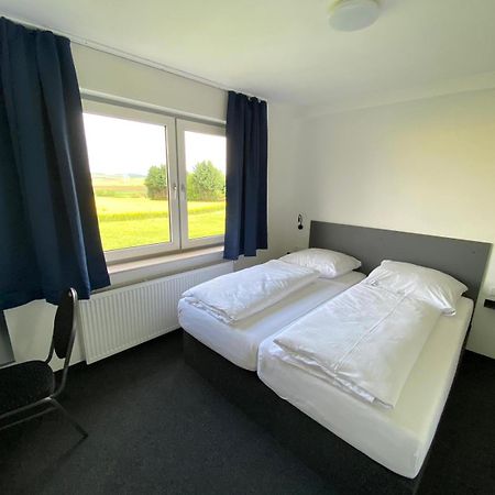 Zzzimple - Staffless & Self Check-In Hotel Pillig Kültér fotó