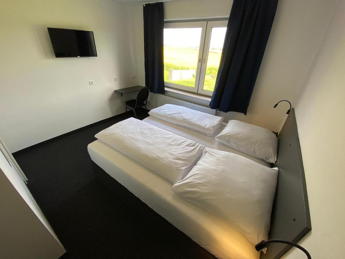 Zzzimple - Staffless & Self Check-In Hotel Pillig Kültér fotó