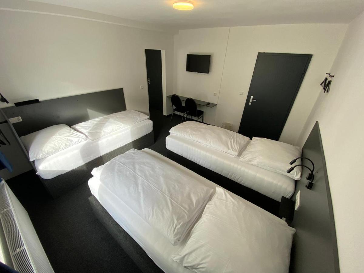 Zzzimple - Staffless & Self Check-In Hotel Pillig Kültér fotó