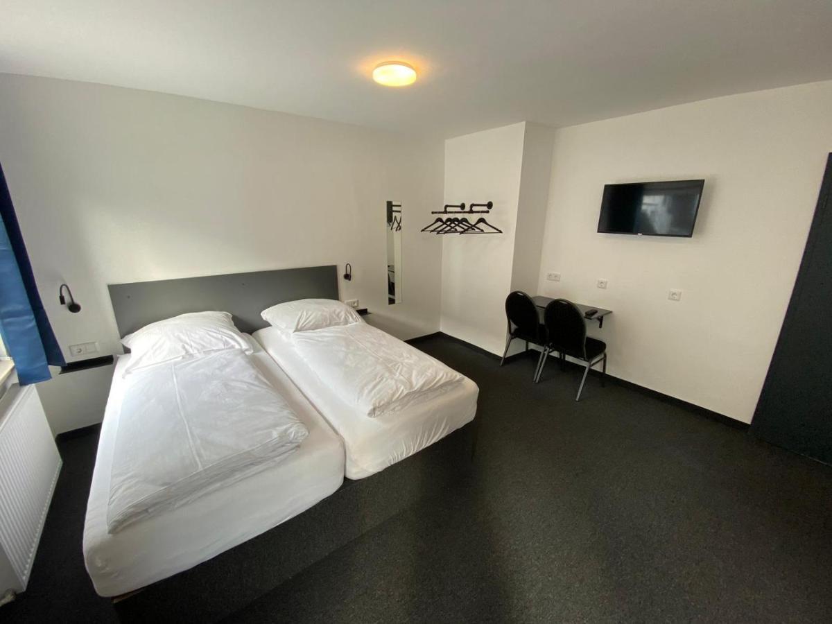 Zzzimple - Staffless & Self Check-In Hotel Pillig Kültér fotó