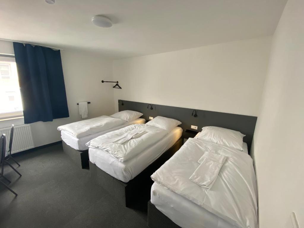 Zzzimple - Staffless & Self Check-In Hotel Pillig Kültér fotó
