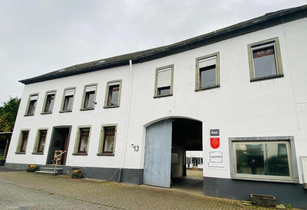 Zzzimple - Staffless & Self Check-In Hotel Pillig Kültér fotó